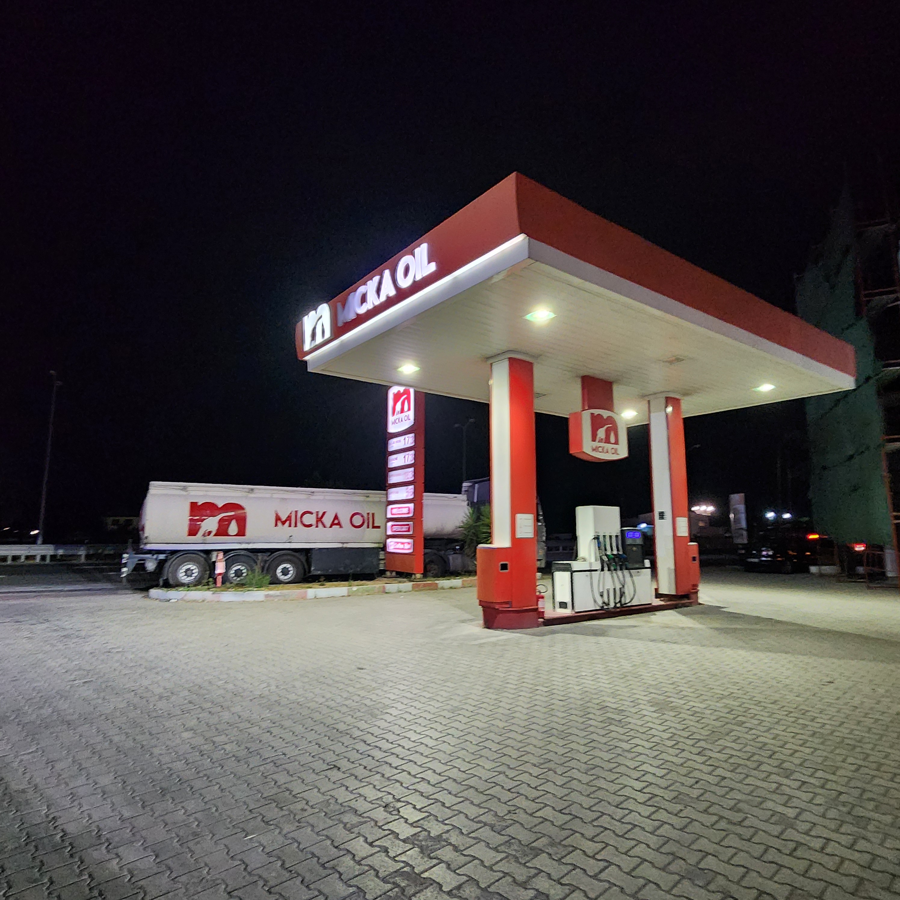 Micka Oil station at night